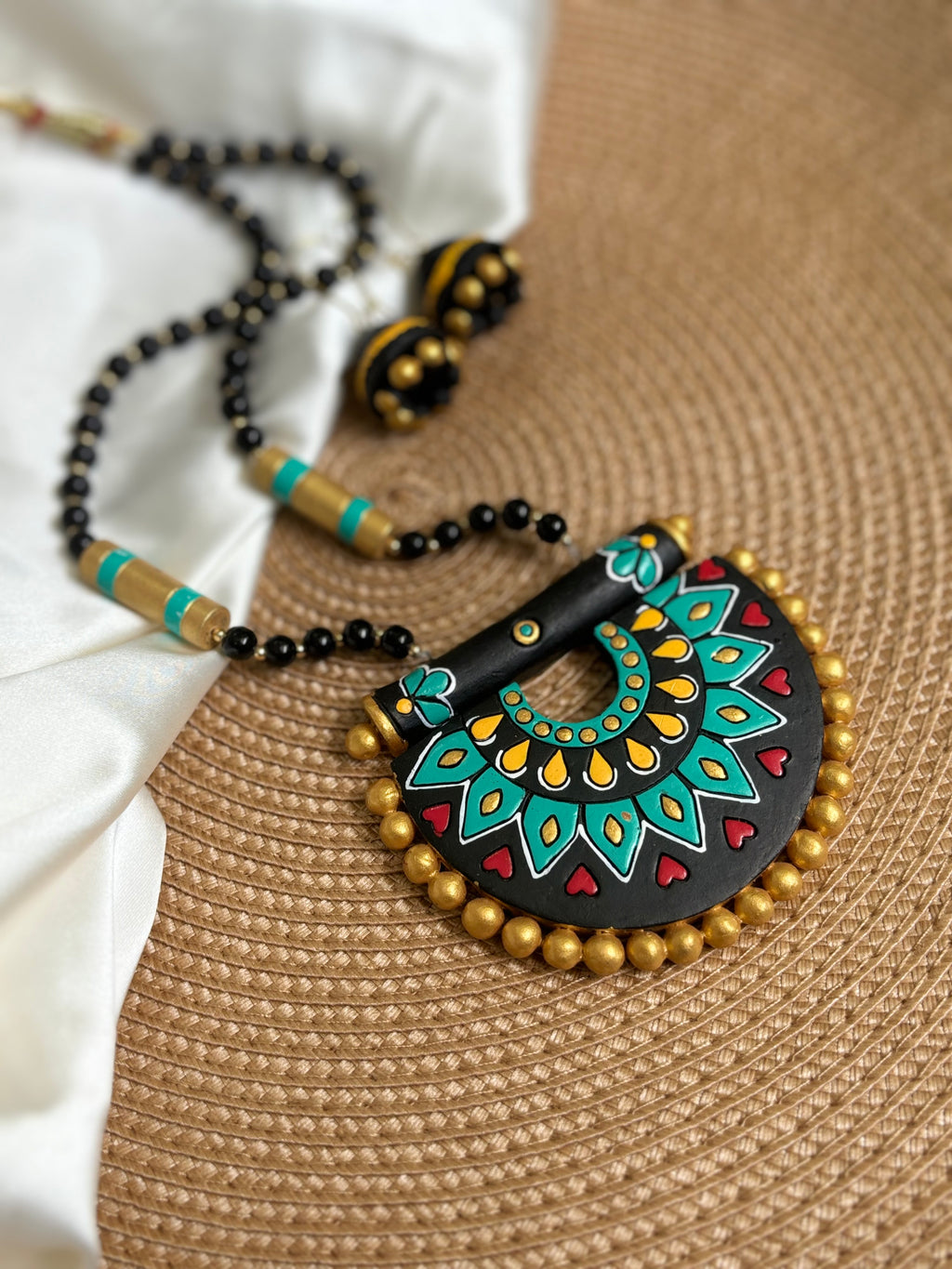 Madhubala Neckpiece [Black and Blue]